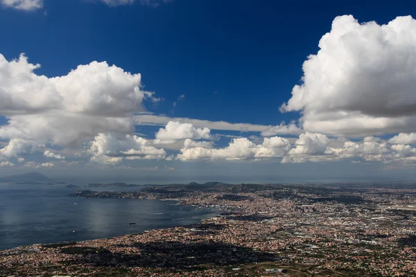 Stadtbild Neapel und Himmel — Stockfoto