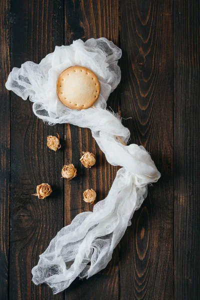 Homemade pie pops with jam on the dark vintage  table.. — Stockfoto