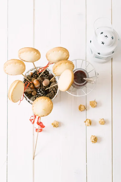 Homemade pie pops with jam on the white vintage  table. — ストック写真