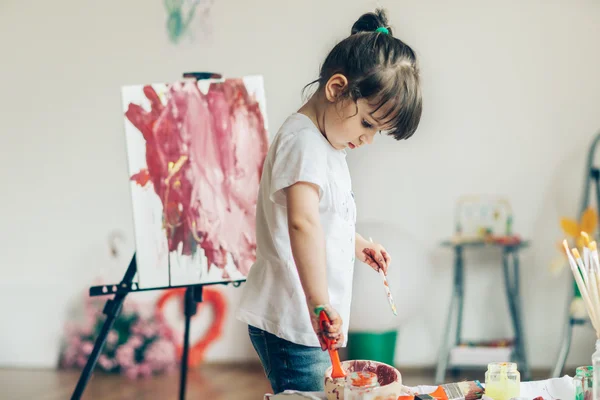 Pintura infantil — Foto de Stock