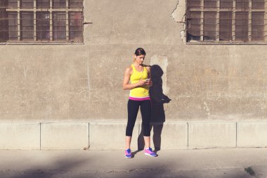 Genç sporcu kadın.