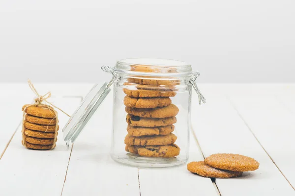 Deliciosos biscoitos em frasco — Fotografia de Stock