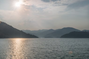 dağ Gölü ve rocky Dağları