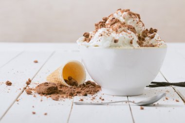 Vanilyalı dondurma.