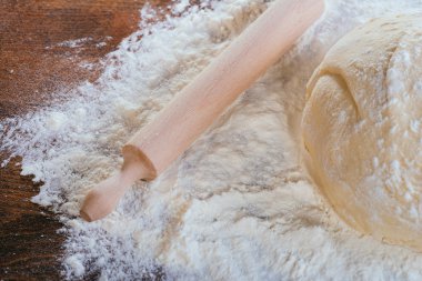 Ev yapımı hamur ve dalgıç