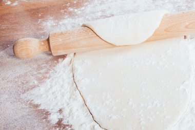 Ev yapımı hamur ve dalgıç