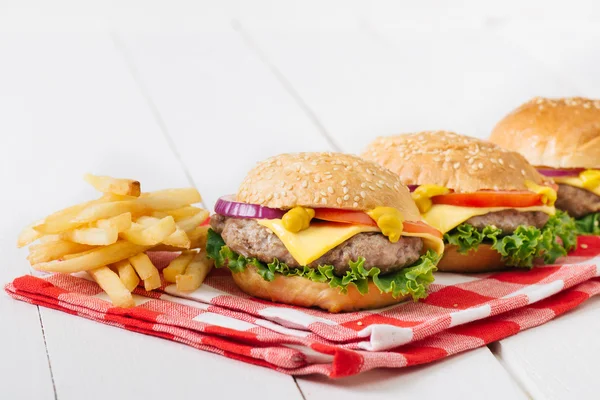 Американської яловичини гамбургери — стокове фото