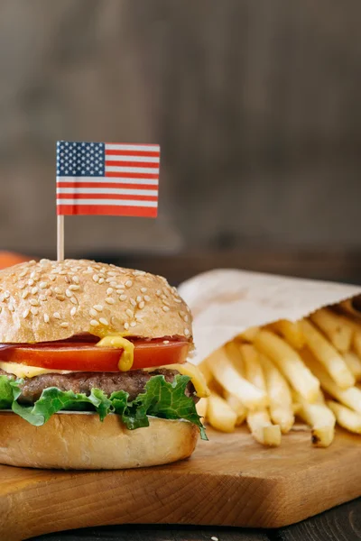 Amerikai marha burger sajttal — Stock Fotó