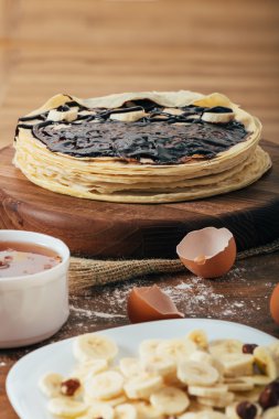 Tabakta ev yapımı krep...