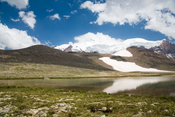 산 골짜기와 봉우리 — 스톡 사진