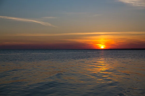 Il mare al tramonto, cielo — Foto Stock