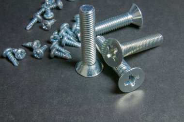 Cıvata ve vidalar Grey. Merkezi dik cıvata