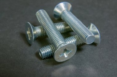 Cıvata Grey. Dört cıvata kılavuz (odak Merkezi)