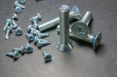 Cıvata ve vidalar Grey. Hemen dik cıvata