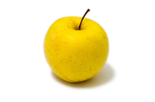 Goldener köstlicher Apfel mit sanftem, süßem Geschmack und schöner gelber Schale — Stockfoto
