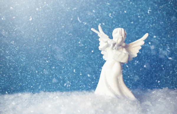 圣诞天使圣诞背景和白色背景的节日装饰 — 图库照片