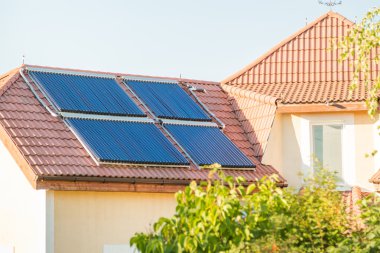 Kırmızı çatı sistemi ev vakum koleksiyonerler - güneş enerjili su Isıtma.