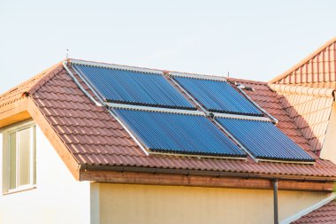 Kırmızı çatı sistemi ev vakum koleksiyonerler - güneş enerjili su Isıtma.