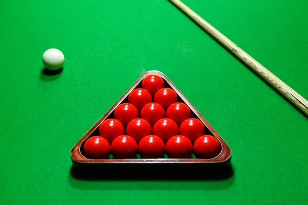 Snooker egy biliárd asztal tetején a labda — Stock Fotó