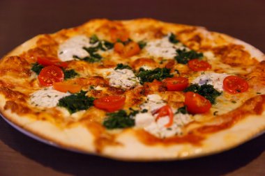 peynir ve kiraz pizza yakın çekim