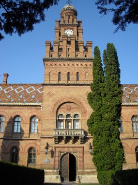 Chernivtsi, Ukrayna - 01 Eylül 2015: Bukovinian Residence ve Dalmaçya Metropolitans, şimdi Chernivtsi Üniversitesi bölüm. Bu Çek mimar proje tarafından Josef Hlavka 1864-1882 yılında inşa edilmiştir