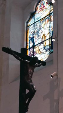 Çarmıhtaki İsa Fedakarlığının Sanatsal Temsili.