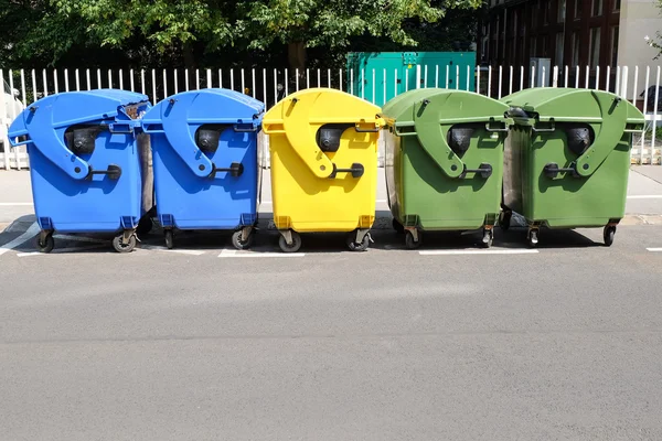 Geri dönüşüm çöp bidonları