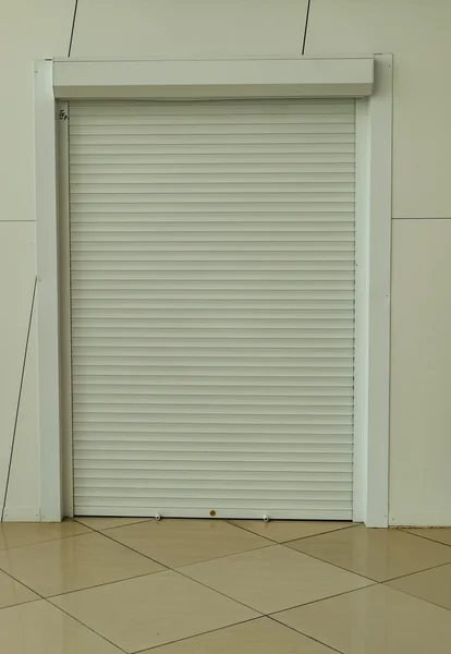 Endüstriyel atlanarak kapı