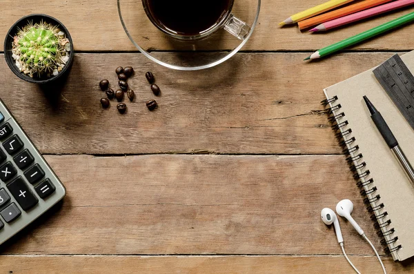 Mesa de escritório com vista superior — Fotografia de Stock