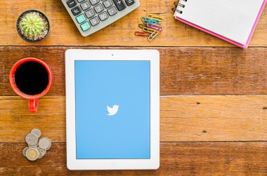IPAD 4 açık twitter uygulama
