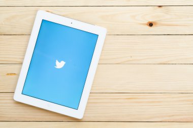 IPAD 4 açık twitter uygulama