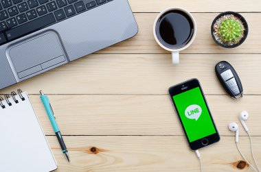 iphone 5s'te gösterilen Line uygulamasının ekran görüntüsü