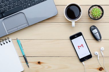 Iphone 5s açık Gmail uygulaması