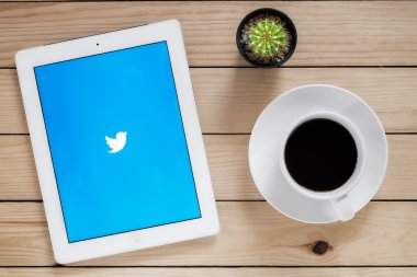 IPAD 4 açık twitter uygulama