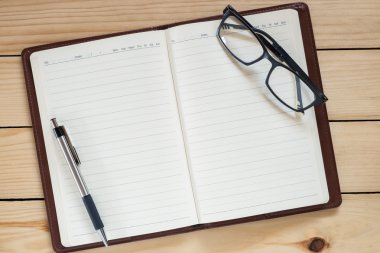 Office çalışma alanı ile notecook
