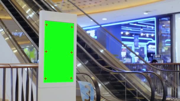 Reklamní Billboard Zelenou Obrazovkou Pro Zobrazení Produktů Obchodě — Stock video
