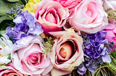 Telekomünikasyon sinyal kule mavi gökyüzü arka plan üzerinde