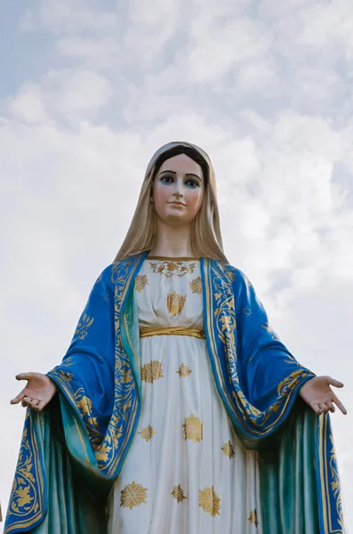 Saint Mary Immaculate Conception Chanthaburi, Tayland katedral heykeli.