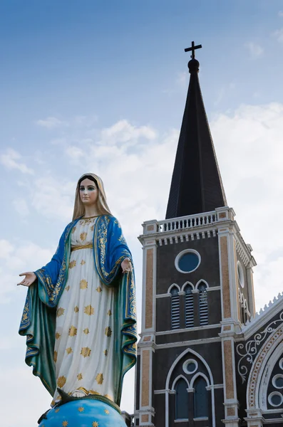 Saint Mary Immaculate Conception Chanthaburi, Tayland katedral heykeli.