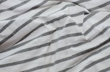 Siyah ve Beyaz Çizgili Kumaş.