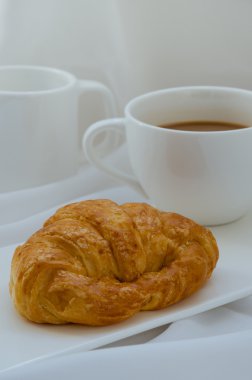 Kruvasan ve kahve kahvaltı için.