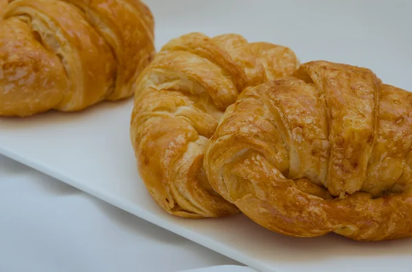 Croissant für ein leichtes Frühstück. — Stockfoto