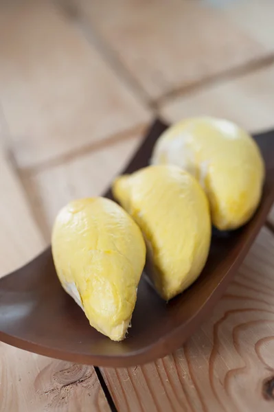 Durian ahşap plaka üzerinde 