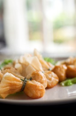 plaka üzerinde Kızarmış köfte