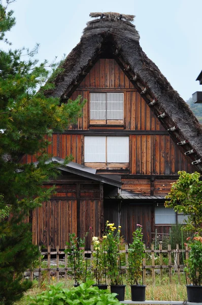Shirakawago dikey geleneksel evde Japonya