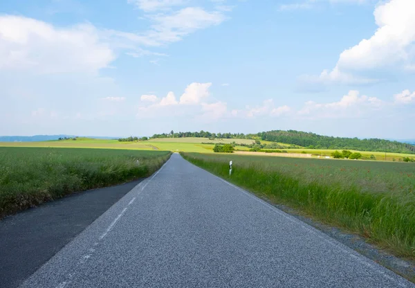 Paved Road Leading Countryside Fields Sides — Stock Photo, Image