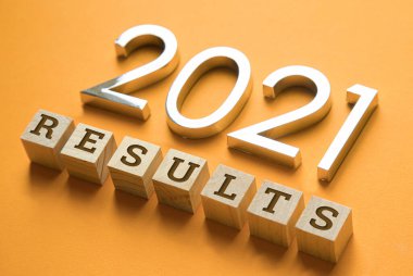 Tahta bloklar. Sonuç ve metal numaralar 2021..