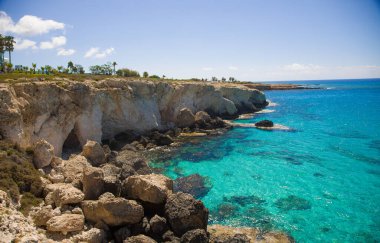 Polis kenti yakınlarındaki Mavi Göl manzarası, Akamas Yarımadası Ulusal Parkı, Kıbrıs.