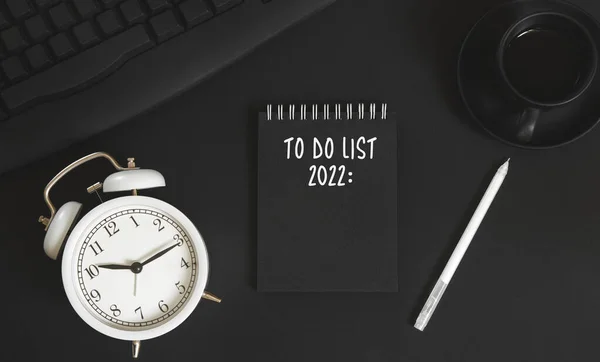 Liste des choses à faire et plans pour 2022 dans le carnet. Objectifs pour l'année prochaine — Photo