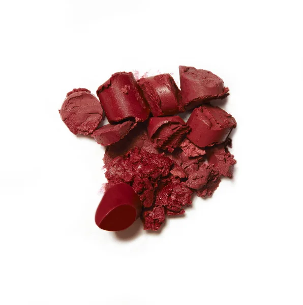 Czerwone szminki złamane i rozdrobnionego — Zdjęcie stockowe